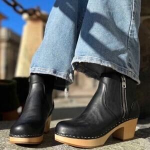 Swedish Hasbeens Zip It Emy Black Leather Clog Boots NWB